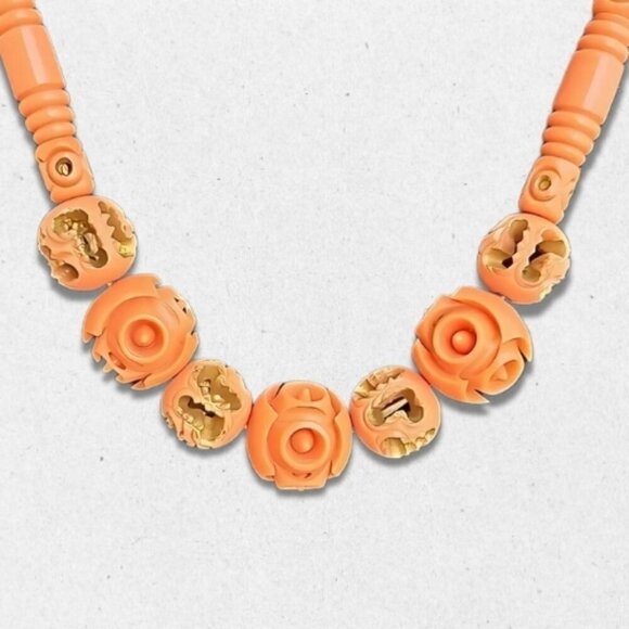 Vintage Lucite Choker Necklace Carved Style Beads Celluloid Barrel Clasp Coral W - Picture 2 of 4